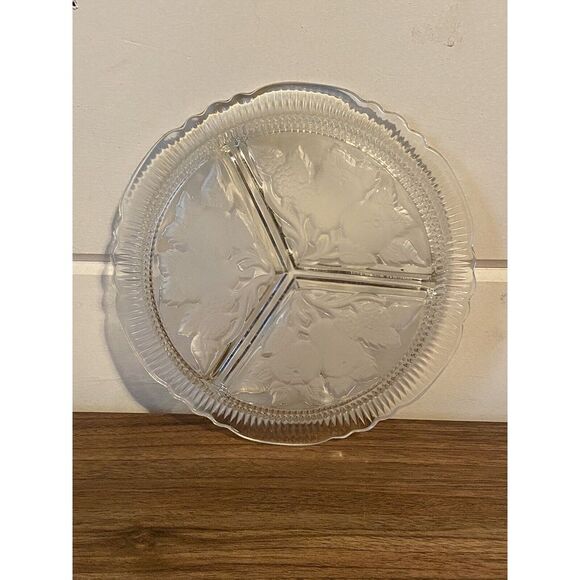 Vintage Imperial Glass Intaglio Fruit 3 Slot Frosted Relish 7 3/8"‎ Charcuterie - Picture 2 of 5